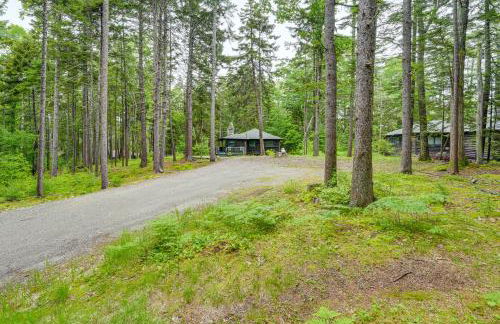 Walk to Barretts Park Wooded Cabin with Grill! - Foto 24