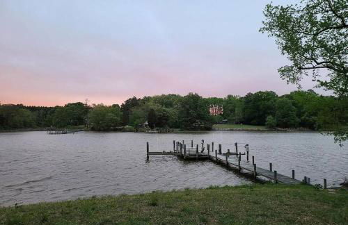 Private Riverfront Retreat - Foto 51