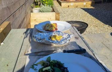 Brynglas Cottage with Hot Tub, Anglesey. - Foto 47