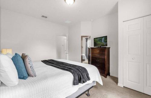 3 BD 2 BA Lucaya Village 13-102 - Foto 15