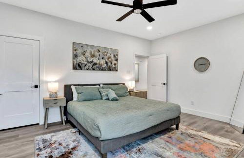 Elegant 3BR Home w/ Rooftop • 5 min to Downtown - Foto 47