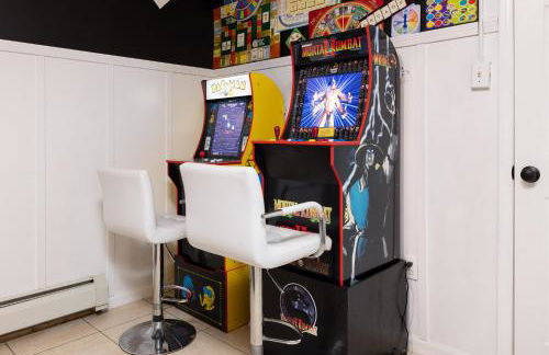 3BR Lake Luzerne Retreat with Game Room & Cozy Fire Pit - Foto 3