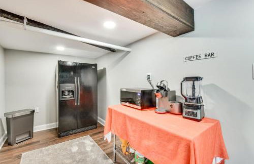 Waterfront Townville Home with Hot Tub and Dock! - Foto 13