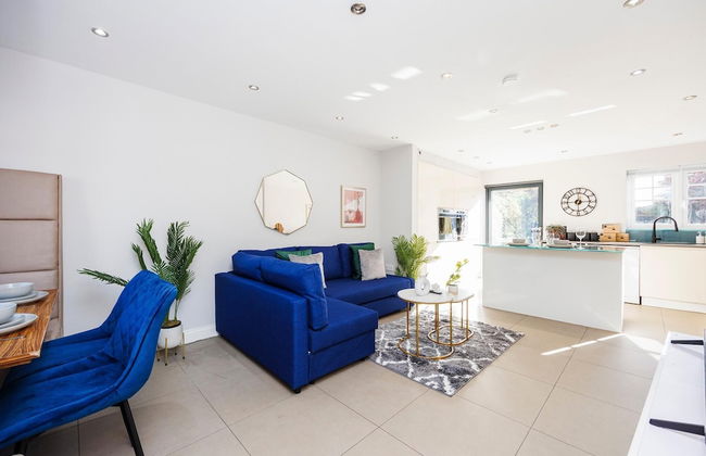 Large 4 Bed Townhouse in Uxbridge Sleeps 9 - Foto 16