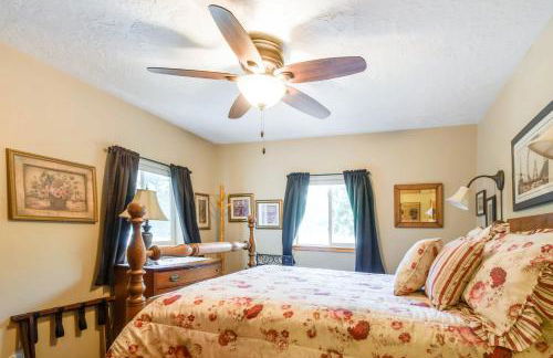 Waterfront Johnson Lake Getaway with Fire Pit! - Foto 15