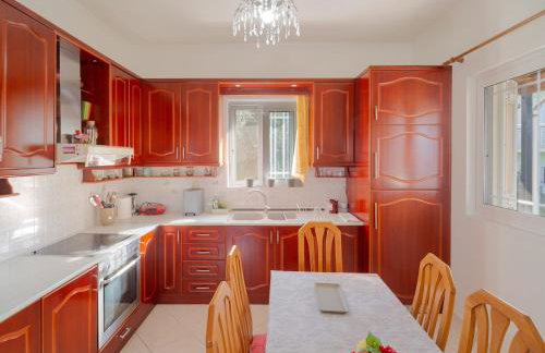 Modern 3 Bed Home with Balconies and Sea Access - Foto 38