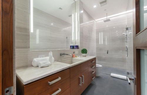 Ultra Luxury 5BR Beverly Hills Estate with Private Pool Spa and Canyon Views - Foto 37