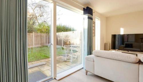 Pass the Keys 53 Austin Drive · Modern Townhouse near Addenbrookes Own Parking - Foto 3, Other