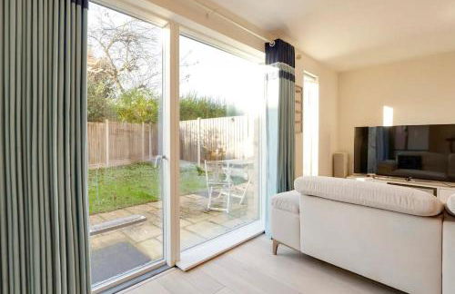 Pass the Keys 53 Austin Drive · Modern Townhouse near Addenbrookes Own Parking - Foto 3