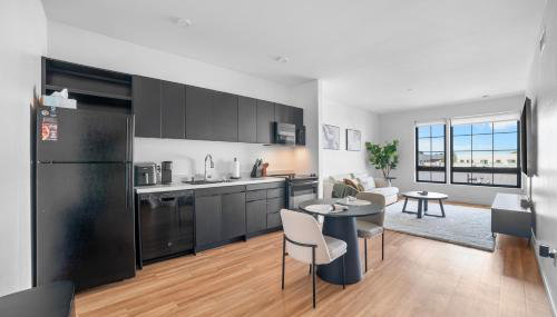 Modern Riverfront Loft Proximity to Downtown - Foto 2