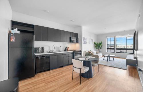 Modern Riverfront Loft Proximity to Downtown - Foto 2