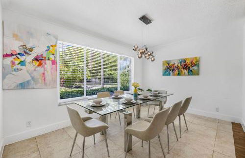 Spacious Miami Home with Private Pool & Parking - Foto 24