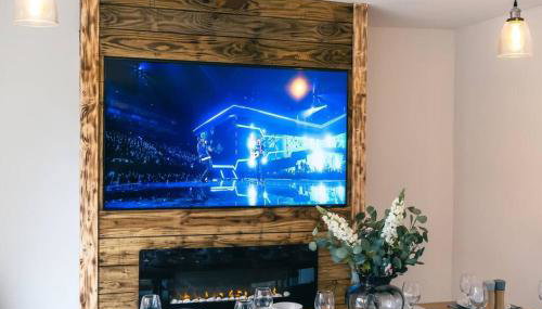 4 bedroom - Sleep 9 home in Cheadle Staffordshire - Alton towers Polar Express Dimmingsdale Peak District Trentham Gardens Water World - Foto 2