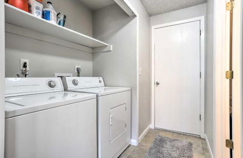 Duplex with Private Yard 3 Mi to Downtown Loveland! - Foto 19