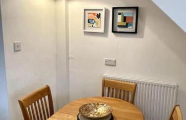 Charming Terrace Home, Nantwich -Near train station & Town - Foto 8