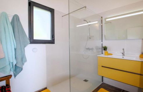 Gorgeous Home In Labeaume With Kitchen - Photo 24