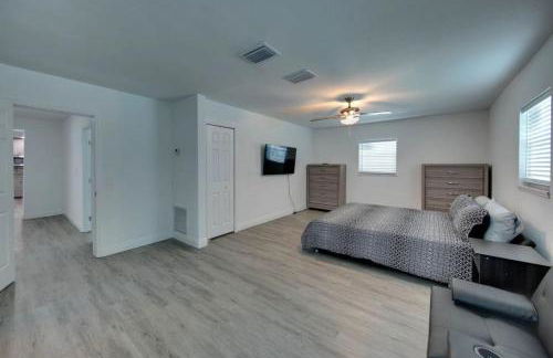 Relaxing Pool Side - Near Fairgrounds - Foto 16