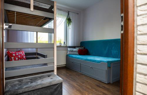 Rodzinny relaks z ogrodem i garażem - Foto 7