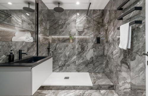 Skyvillion - COZY LARGE 4 & 1 Bed Apartments in London Enfield, Mins to Tube Station, Free Wi-Fi - Foto 4