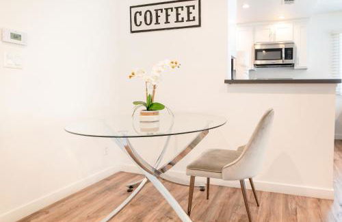 Modern Furnished 1-Bedroom with Free Parking in Koreatown close to DT LA - Foto 13