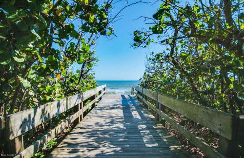 Pondview Modern Farmhouse Condo Half Mile to Beach - Foto 12