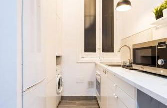 Ubicación inmejorable: 5 minutos del Retiro, WiZink Center, Puerta de Alcala, Goya, Serrano, Velazquez más. - Photo 10