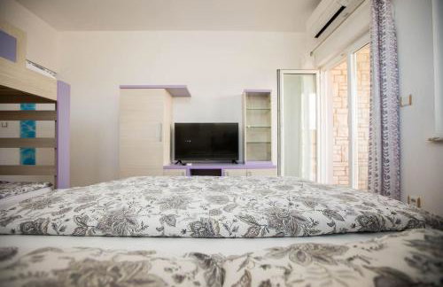 Villa Lavanda - family friendly, beachfront - Photo 19