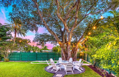 Heated Pool- MiniGolf- Fire Pit- Game Room- 1mi to Beach - Foto 2