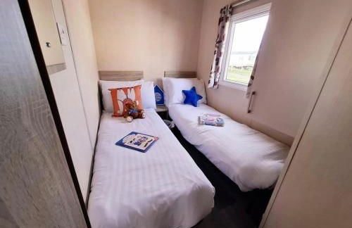 Ocean Bliss-Beach Front - Lux- Sea View- 3-Bedroom Caravan- 8 Sleeps - Photo 12