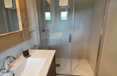 Masia La Morera autenticidad renovada 100 porcien a 10 minutos de Sitges en coche 12 huespedes Piscina Aire Aconc 6 Suites Apertura 15 Julio 2025 - Foto 38