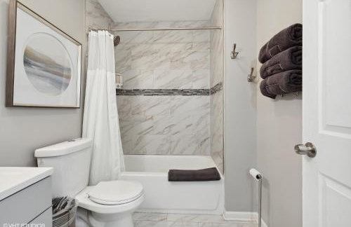 Modern Retreat, Double lot with Pergola, Fire pit, Game room, 5 min to Brookfield Zoo - Foto 11