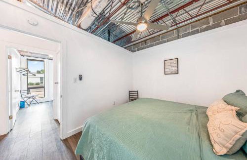 Livin Right Surf Loft: pickleball, basketball, close to the fun - Foto 12