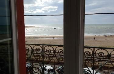 Grand studio face à la mer - Photo 9