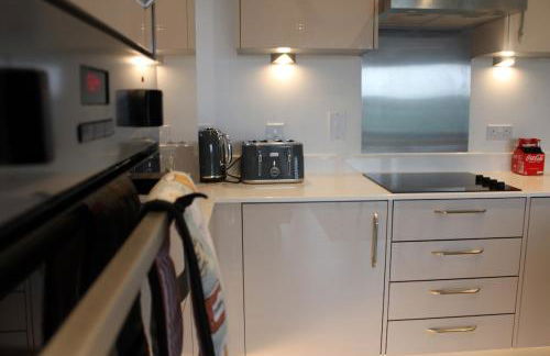 Stylish Essex Apartment, Balcony & Scenic Views - Foto 21