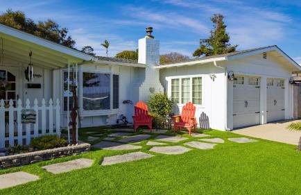 Coastal Retreat with Hot Tub Ocean Views Backyard Fun Newport Oasis by AvantStay - Foto 36