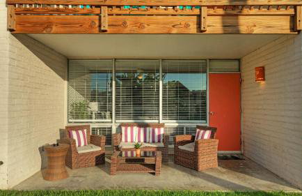 Beach Boardwalk Access Pool + Remodeled Interior Tropical Haven by Avantstay - Photo 44