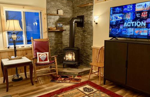 Lakefront Oak Cottage Hot Tub & Fire Pit - Foto 19