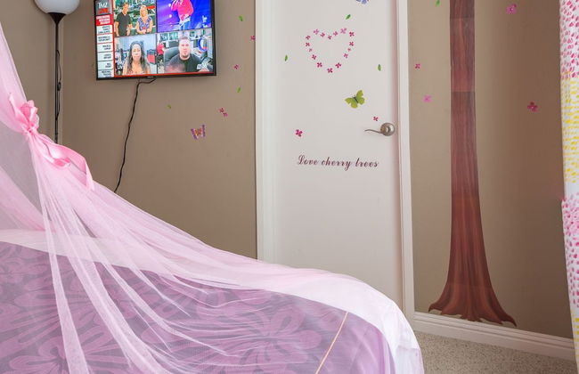 Sunny and Elegant Villa - Photo 10