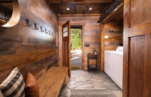 Large A-Frame Cabin (9 Beds, AC, + Lake Access) - Foto 14