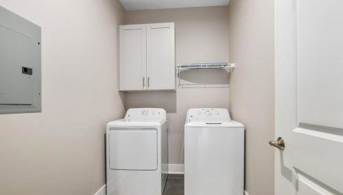 Modern 16BR 16BA Condos w Garage and Patio - Foto 4