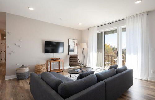 Piedmont Place Suite 402 Modern Apartment in Heart of Crozet - Foto 5