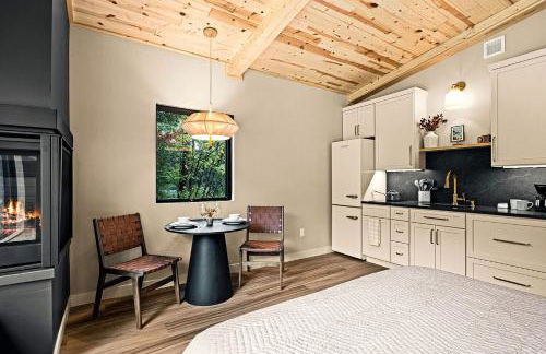 Gorgeous Cabin with Private Sauna for a Romantic Glamping Getaway in Duluth, Minnesota - Foto 6