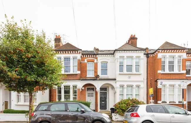 Stunning 2 Bed Apt W Garden in Clapham - Photo 12