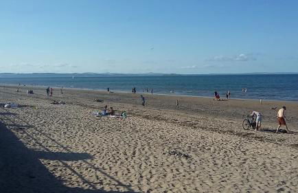 Edinburgh TWO BEDROOM apartment with free side street parking 24 hours - Foto 10