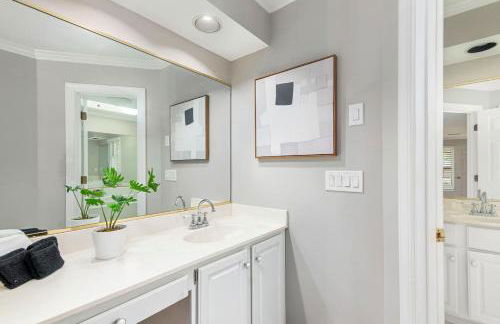 The Greensboro Manor HotTub FirePit Basketball 15 Min To Sedgefield CC - Photo 43