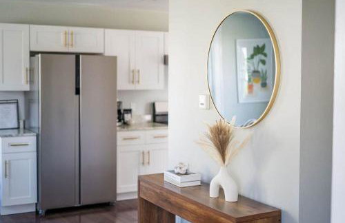 Jefferson & Grounds 3BR Steps from HWS and Hot Tub - Foto 16