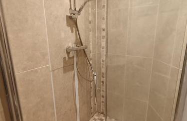 Stunning 4 BR Townhouse for 8 With Free Parking - Foto 17