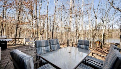 Lustrous Lakefront Cabin Oasis near Lake Ferndale in West Virginia - Foto 2