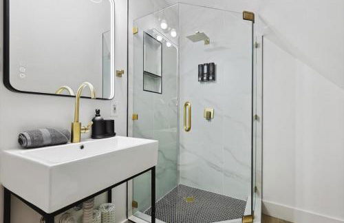 Best of Carrollton - Luxury Pool Hot tub Games - Foto 38