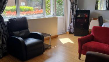 Beautiful Ground floor flat in the Heart of Rochester with balcony mobility friendly - Foto 3